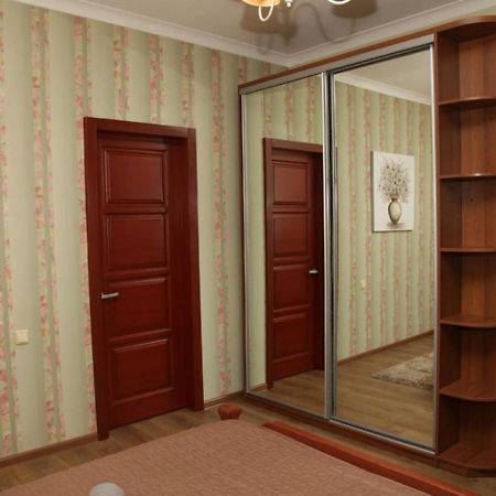 Apartments On Moskovskaya Street Ντνιπροπετρόφσκ Εξωτερικό φωτογραφία