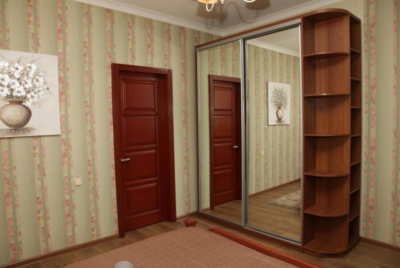 Apartments On Moskovskaya Street Ντνιπροπετρόφσκ Εξωτερικό φωτογραφία